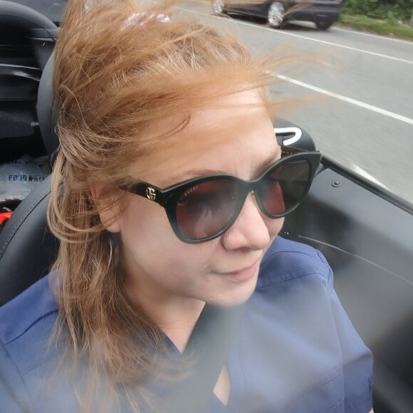 Meet your Posher, Phoebe Bell! - Picture 1 of 3